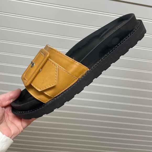 NWT Henry Ferrera Large Buckle Tan & Black Slides - Picture 5 of 12